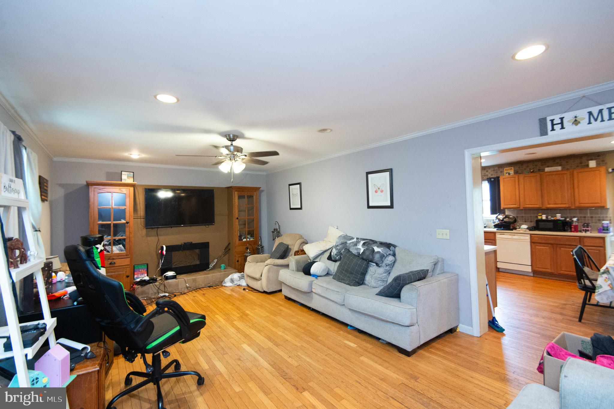 5751 Thompsontown Road East New Market, MD 21631 - Photo 22 of 38 living room