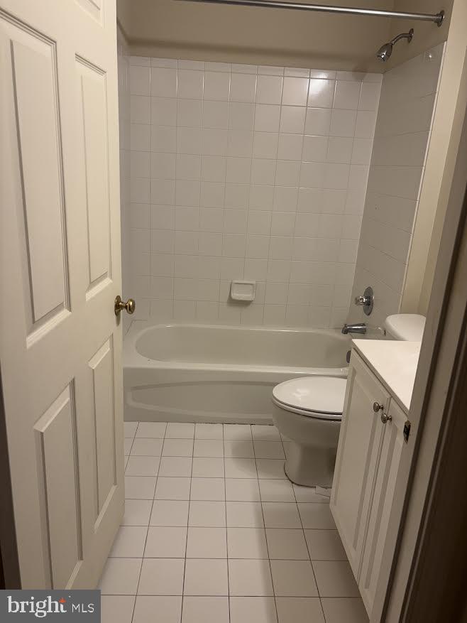 43725 Banshee Heights Terrace Ashburn, VA 20148 - Photo 24 of 30 2nd bathroom