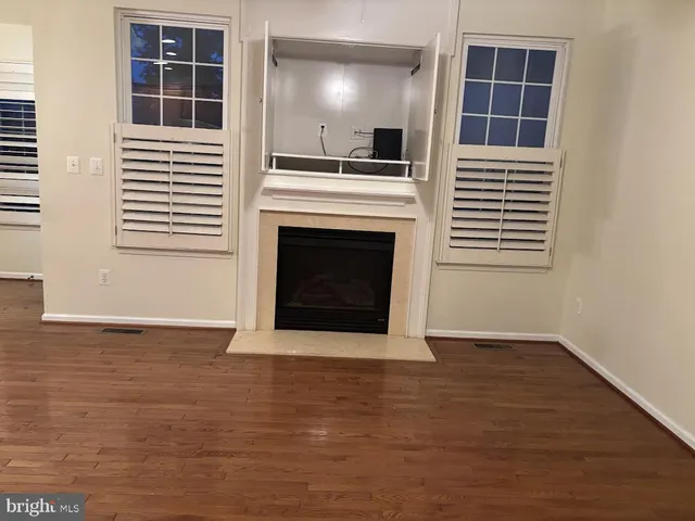 $3,200 | 43725 Banshee Heights Terrace, Ashburn, VA 20148