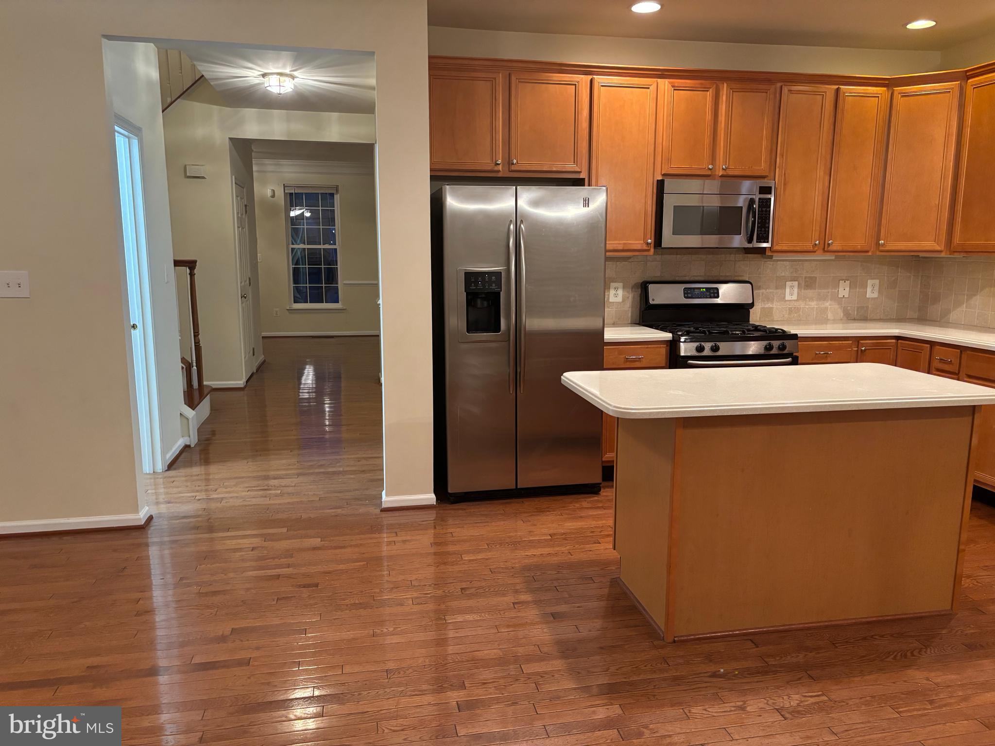 43725 Banshee Heights Terrace Ashburn, VA 20148 - Photo 10 of 30 Kitchen
