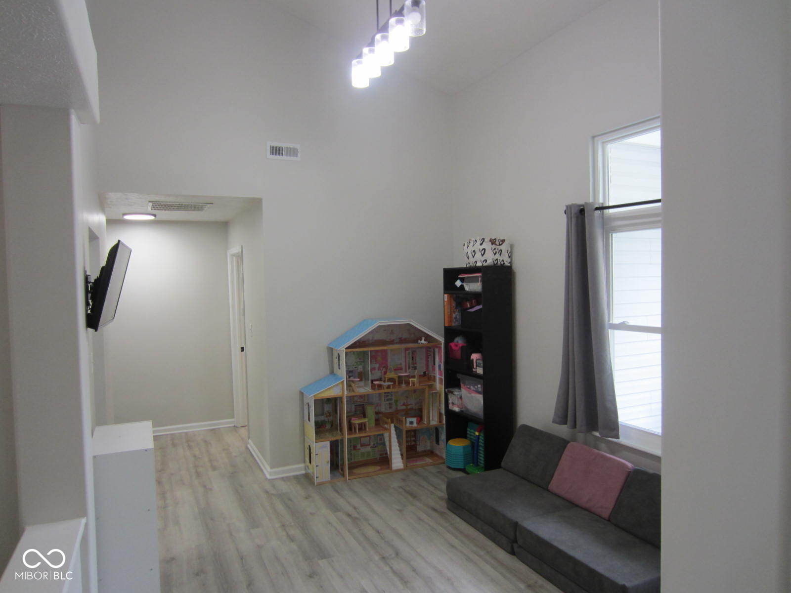 9035 Bailey Way Fishers, IN 46037 - Photo 11 of 20