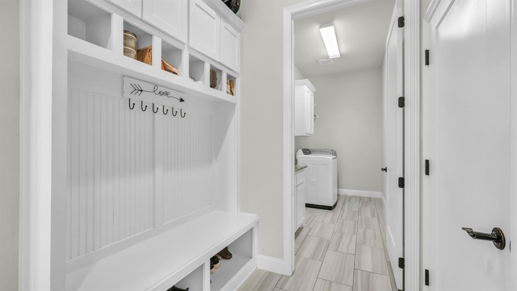 122 Altom Road Springtown, TX 76082 - Photo 14 of 38