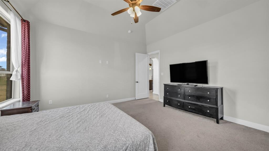 122 Altom Road Springtown, TX 76082 - Photo 15 of 38