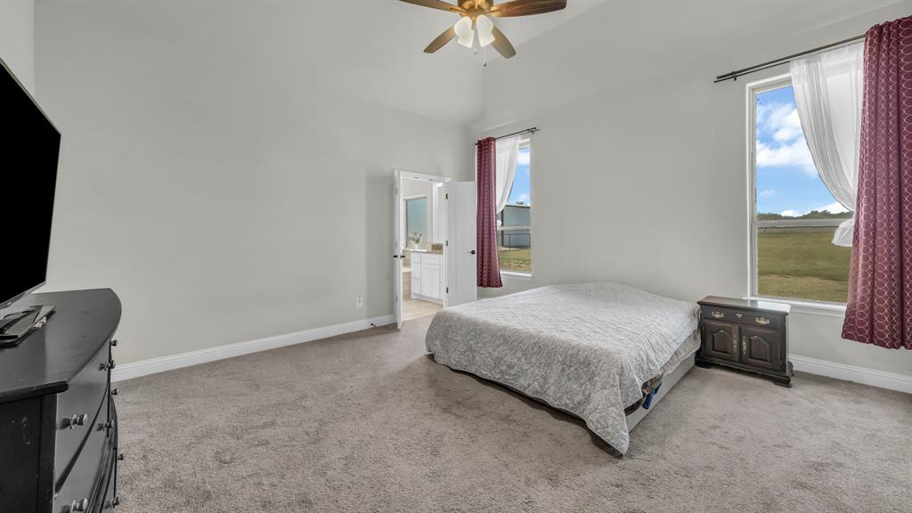 122 Altom Road Springtown, TX 76082 - Photo 16 of 38