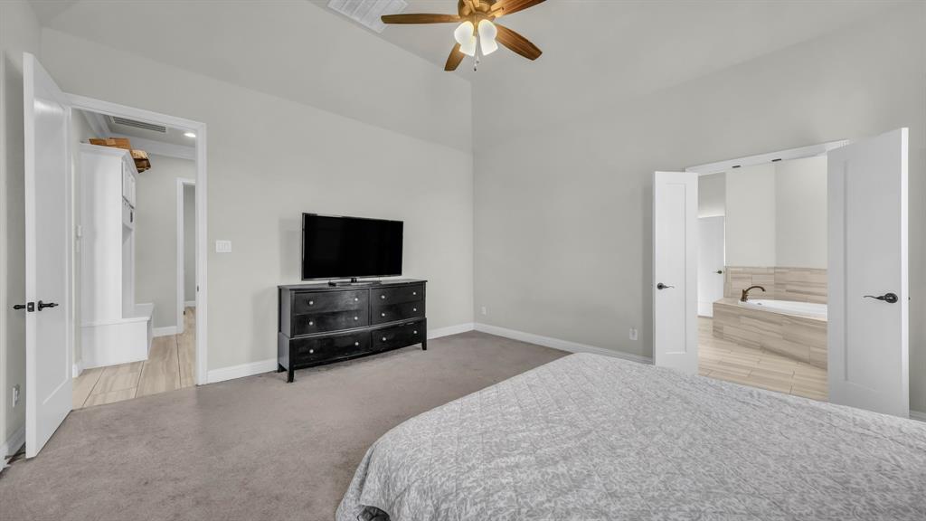 122 Altom Road Springtown, TX 76082 - Photo 17 of 38