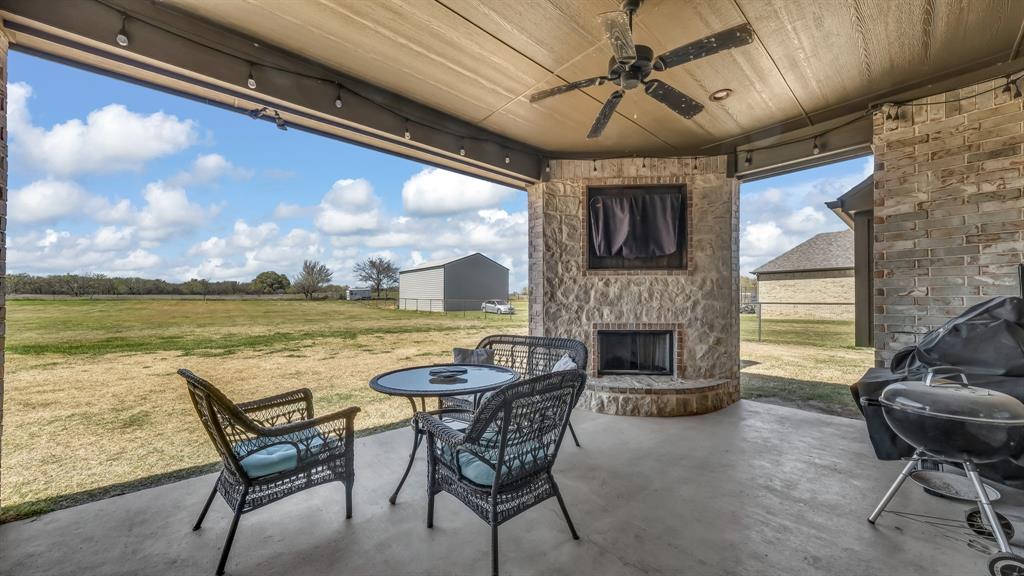 122 Altom Road Springtown, TX 76082 - Photo 22 of 38