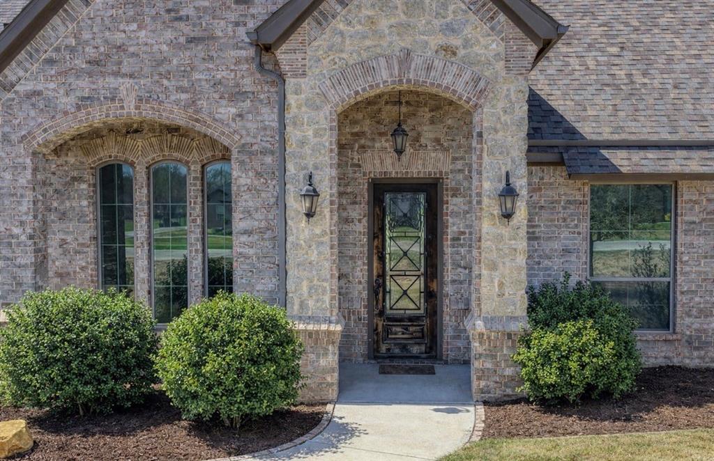 122 Altom Road Springtown, TX 76082 - Photo 3 of 38