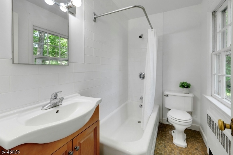 39 Lookout Road Mountain Lakes, NJ 07046 - Photo 24 of 47 Gallery Image 24