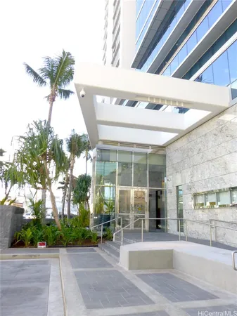$5,000 | 1189 Waimanu Street, Unit 1706, Honolulu, HI 96814