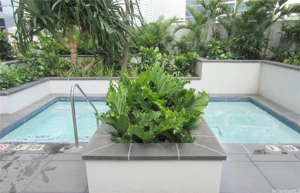 $5,000 | 1189 Waimanu Street, Unit 1706, Honolulu, HI 96814