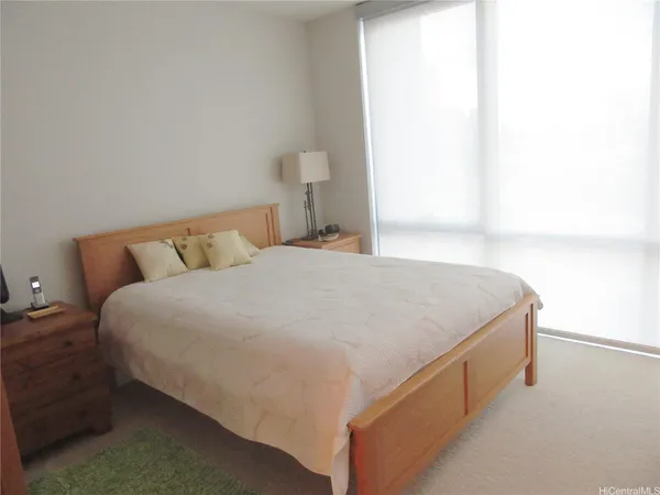 $5,000 | 1189 Waimanu Street, Unit 1706, Honolulu, HI 96814