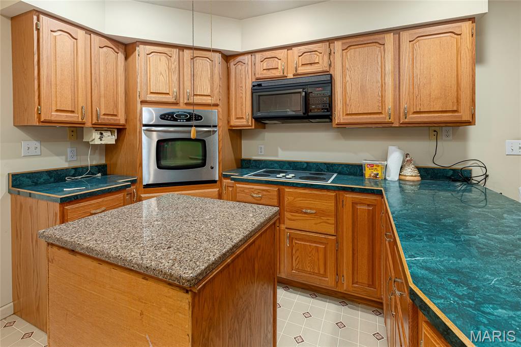 1812 Calico Road Marion, IL 62959 - Photo 5 of 17