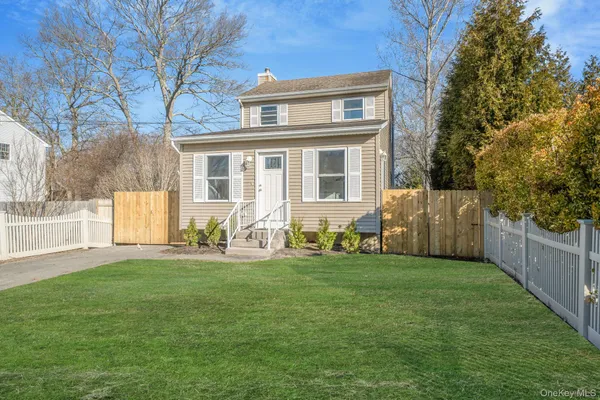 $539,000 | 33 Wood Avenue, Mastic, NY 11950