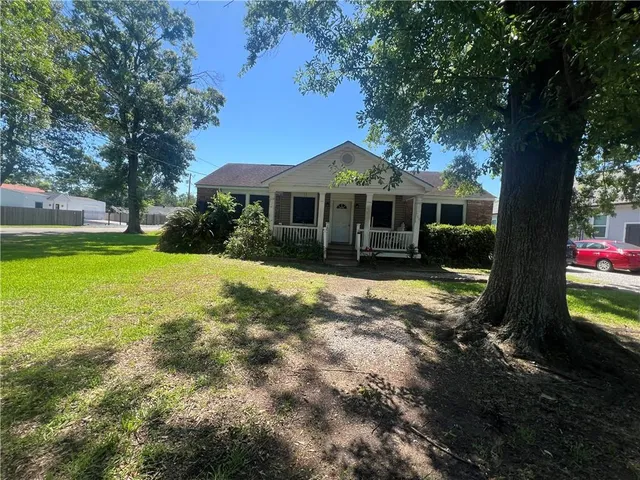 $315,000 | 247 Little Farms Avenue, River Ridge, LA 70123