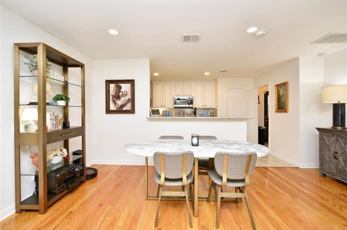 2007 Bailey Street Houston, TX 77006 - Photo 9 of 32
