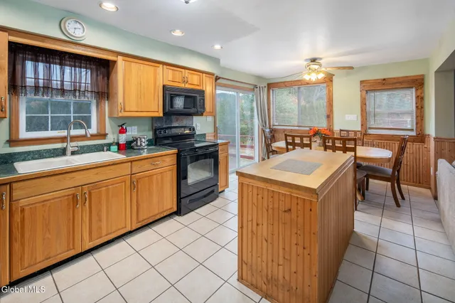 $450,000 | 2101 State Highway 9N, Lake George, NY 12845