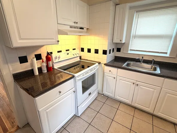 $3,400 | 182 Princeton Avenue, Unit 182, Waltham, MA 02451