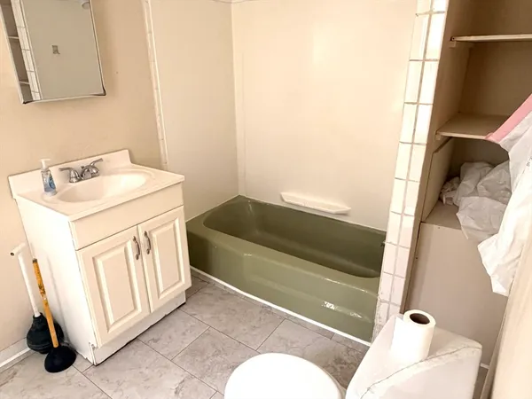 $3,400 | 182 Princeton Avenue, Unit 182, Waltham, MA 02451