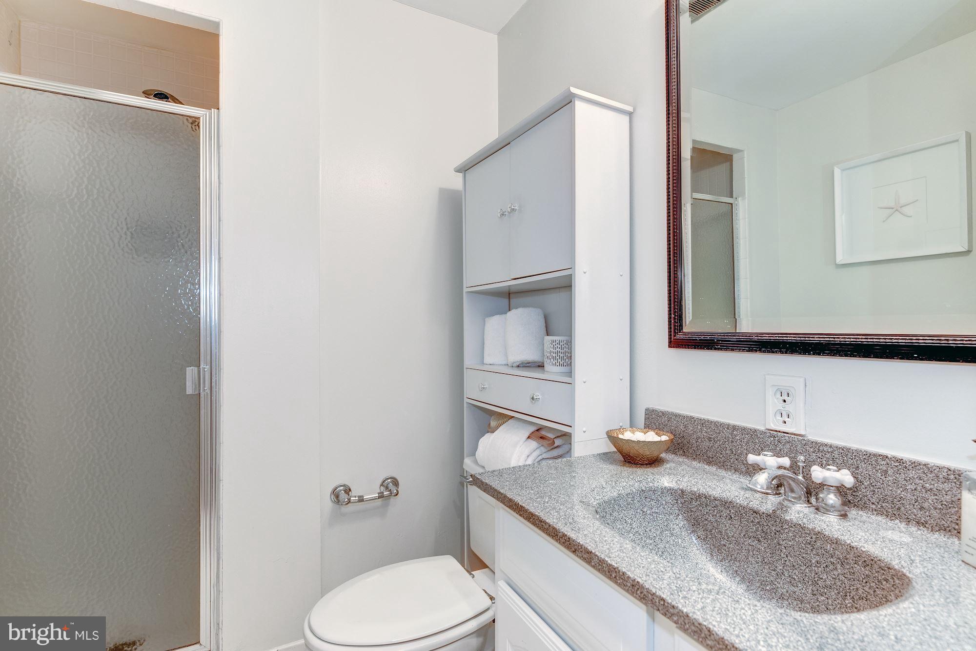 2127 California Street Northwest, Unit 102 Washington, DC 20008 - Photo 16 of 26 Bath