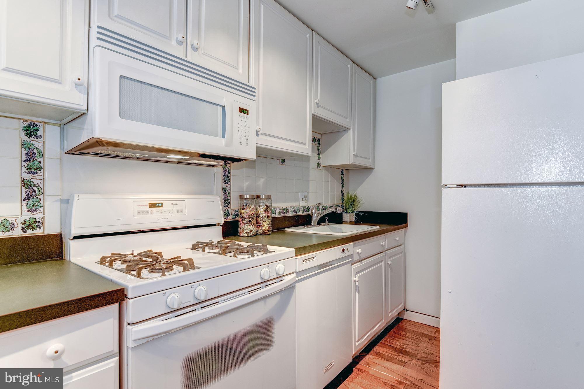 2127 California Street Northwest, Unit 102 Washington, DC 20008 - Photo 8 of 26 Kitchen