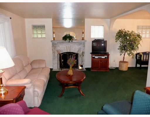 1125 Prospect Road Whitehall, PA 15227 - Photo 3 of 16 Living Room.
