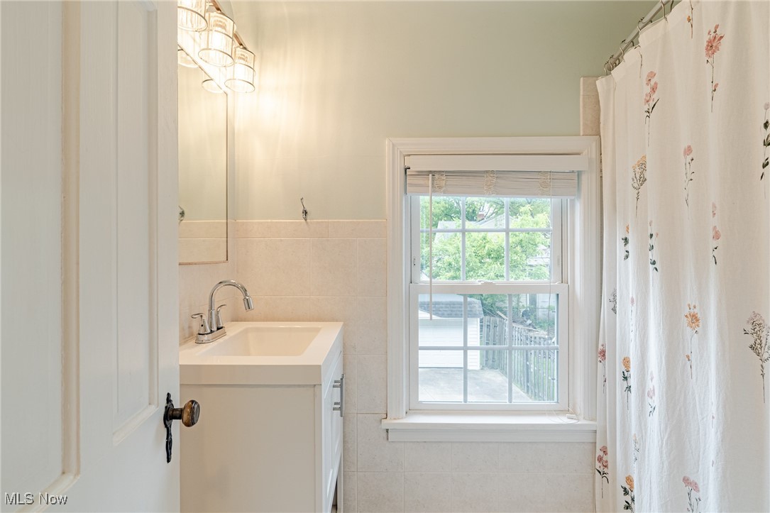 4206 Bushnell Road University Heights, OH 44118 - Photo 24 of 34 Gallery Image 24
