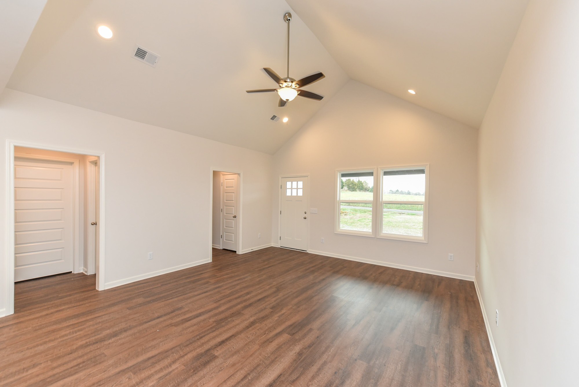 105 Chipman Road Bethpage, TN 37022 - Photo 4 of 29 Gallery Image 4