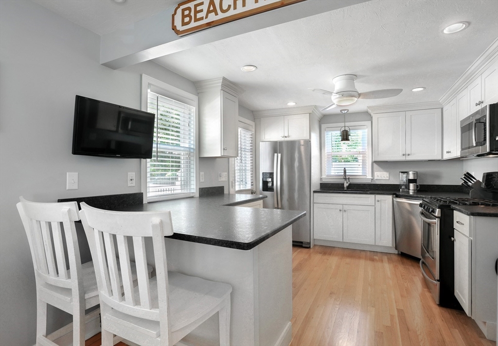 9 G Street Hull, MA 02045 - Photo 12 of 31