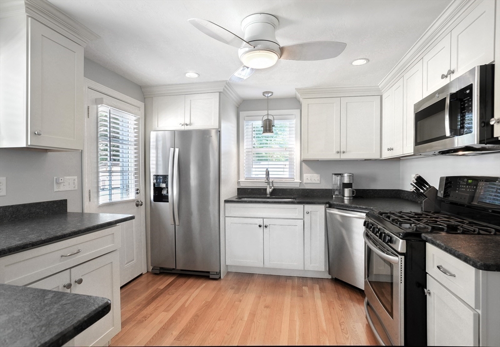 9 G Street Hull, MA 02045 - Photo 14 of 31