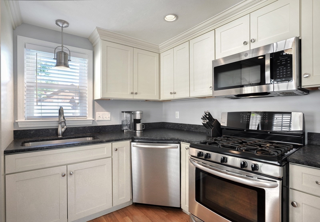 9 G Street Hull, MA 02045 - Photo 17 of 31