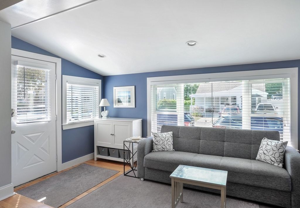 9 G Street Hull, MA 02045 - Photo 6 of 31