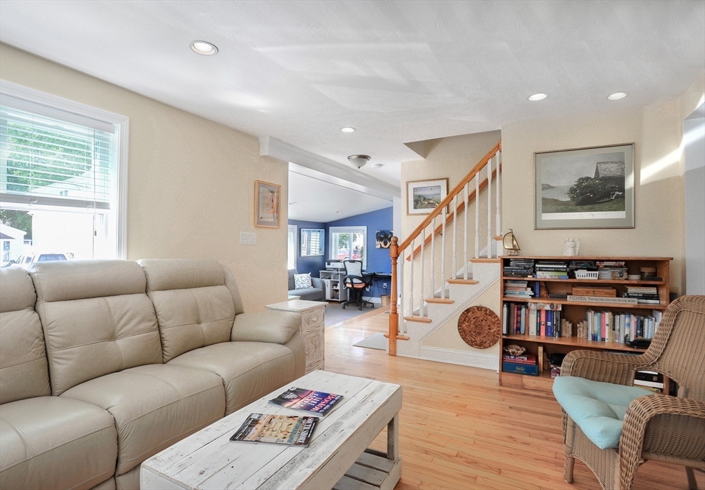 9 G Street Hull, MA 02045 - Photo 10 of 31