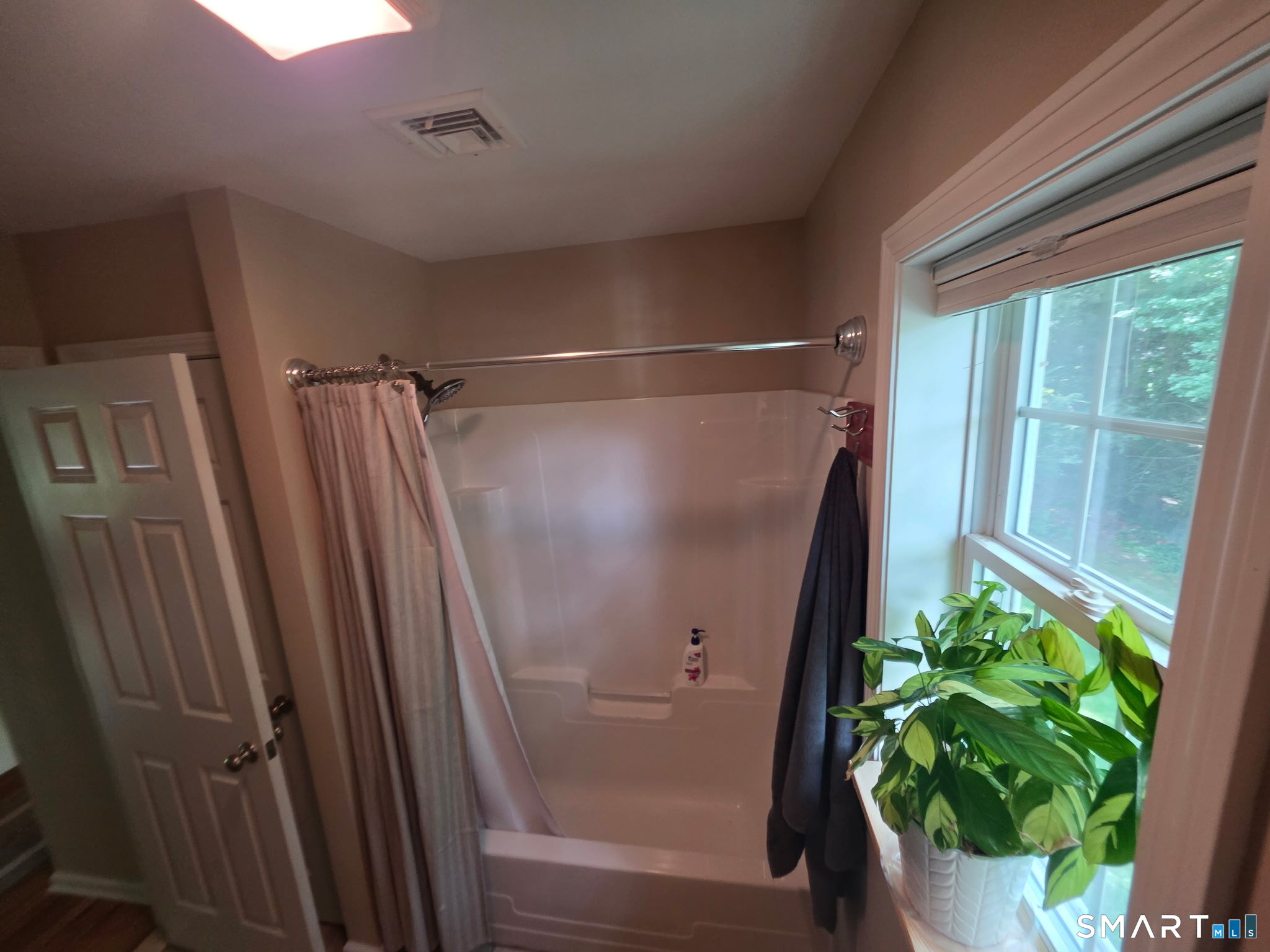 71 Lakeview Road Plymouth, CT 06786 - Photo 21 of 31 Gallery Image 21
