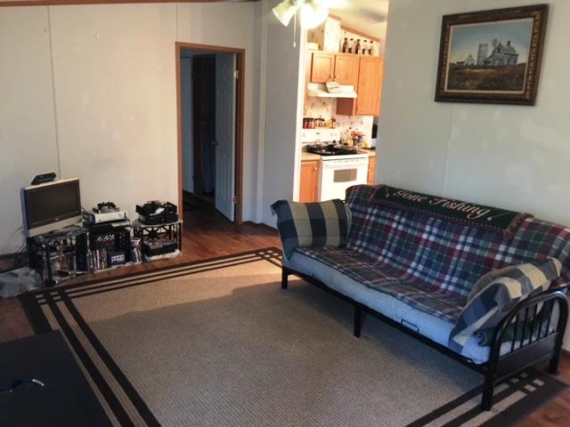 425 Busted Rock Road Old Fort, TN 37362 - Photo 9 of 31 425 Busted - 01 living room