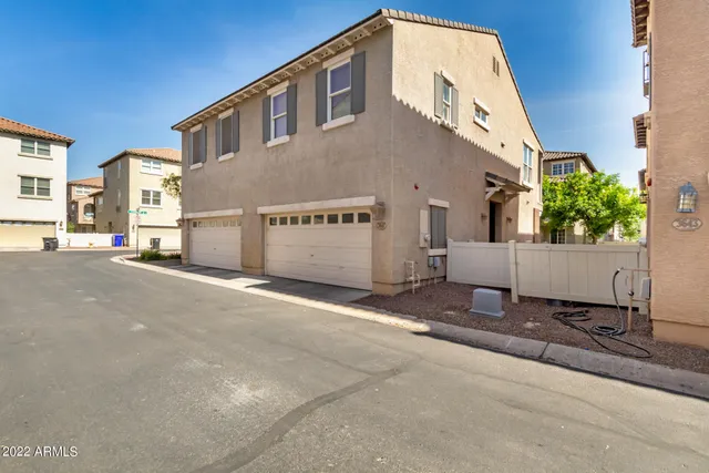 a view of a street with house