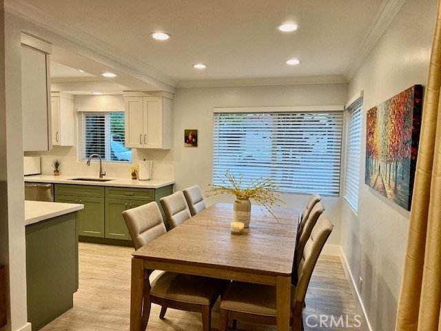 389 Cliff Drive, Unit 8 Pasadena, CA 91107 - Photo 4 of 16 a view of a dining room with furniture and window