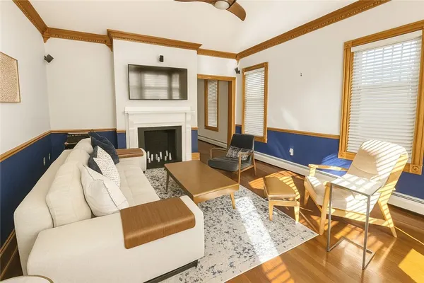 $2,400 | 20 Berkeley Avenue, Unit 4, Newport, RI 02840