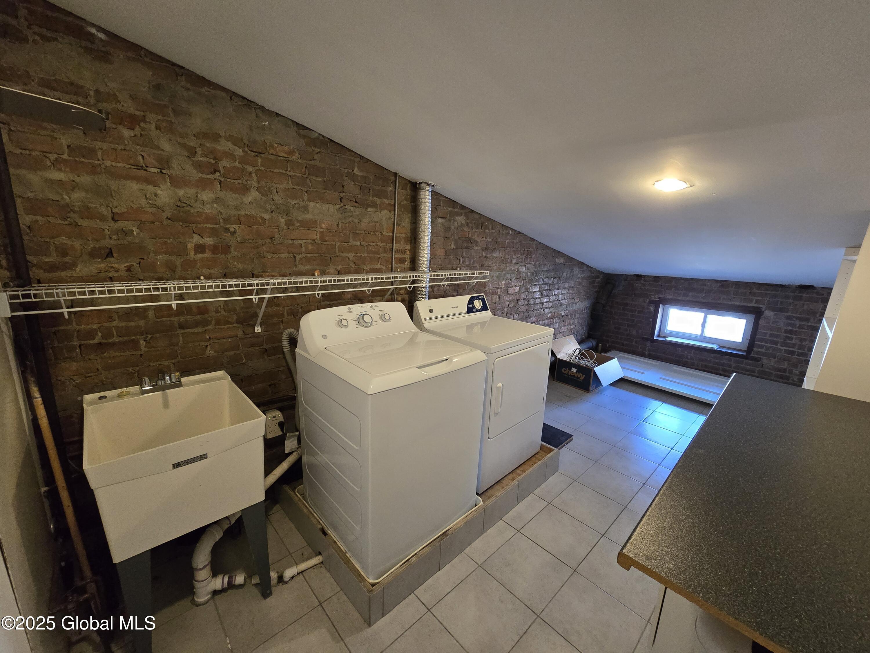 94 Chestnut Street Albany, NY 12210 - Photo 15 of 17 20250409_164332