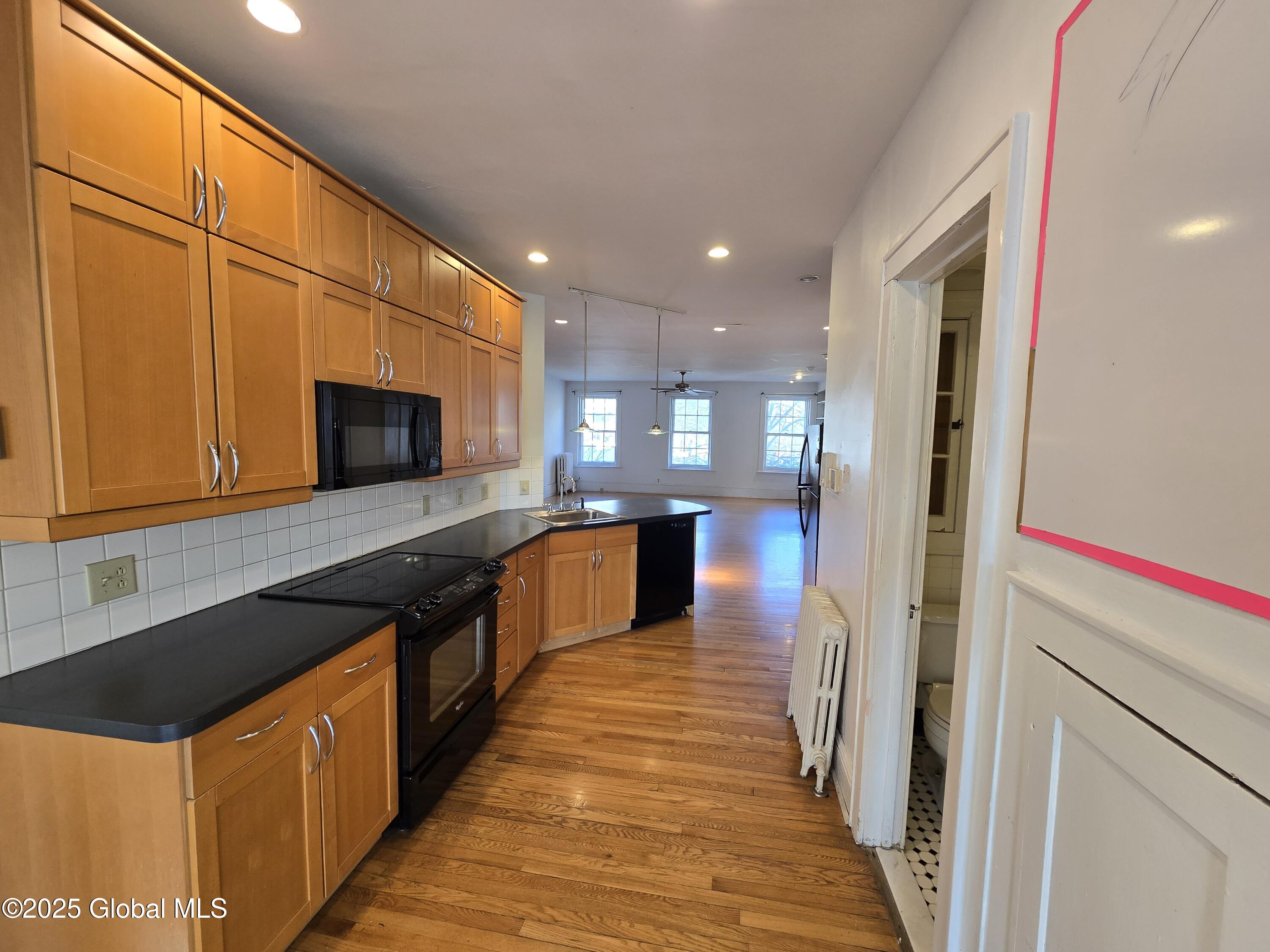 94 Chestnut Street Albany, NY 12210 - Photo 3 of 17 20250409_163832