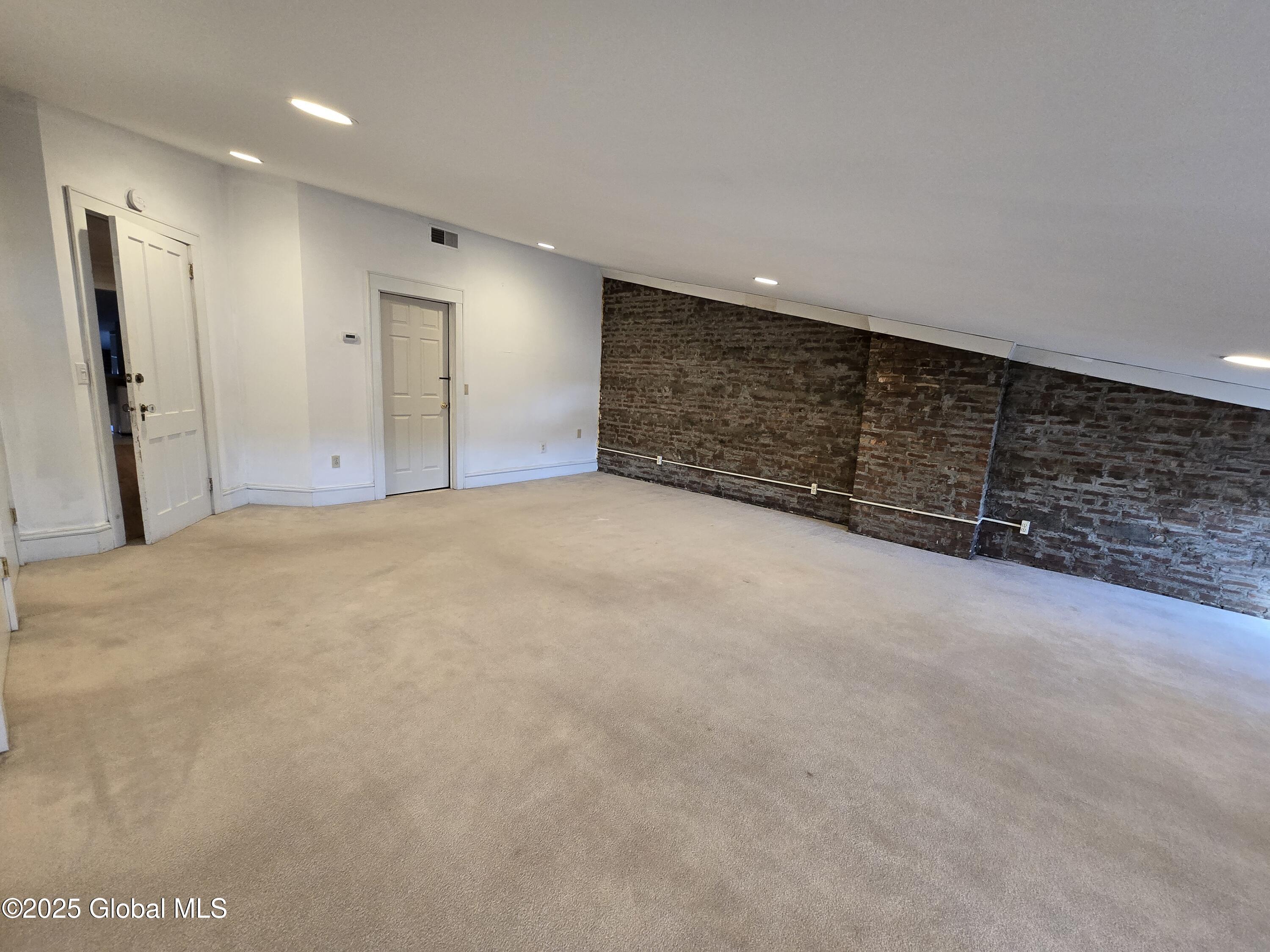 94 Chestnut Street Albany, NY 12210 - Photo 10 of 17 20250409_164024