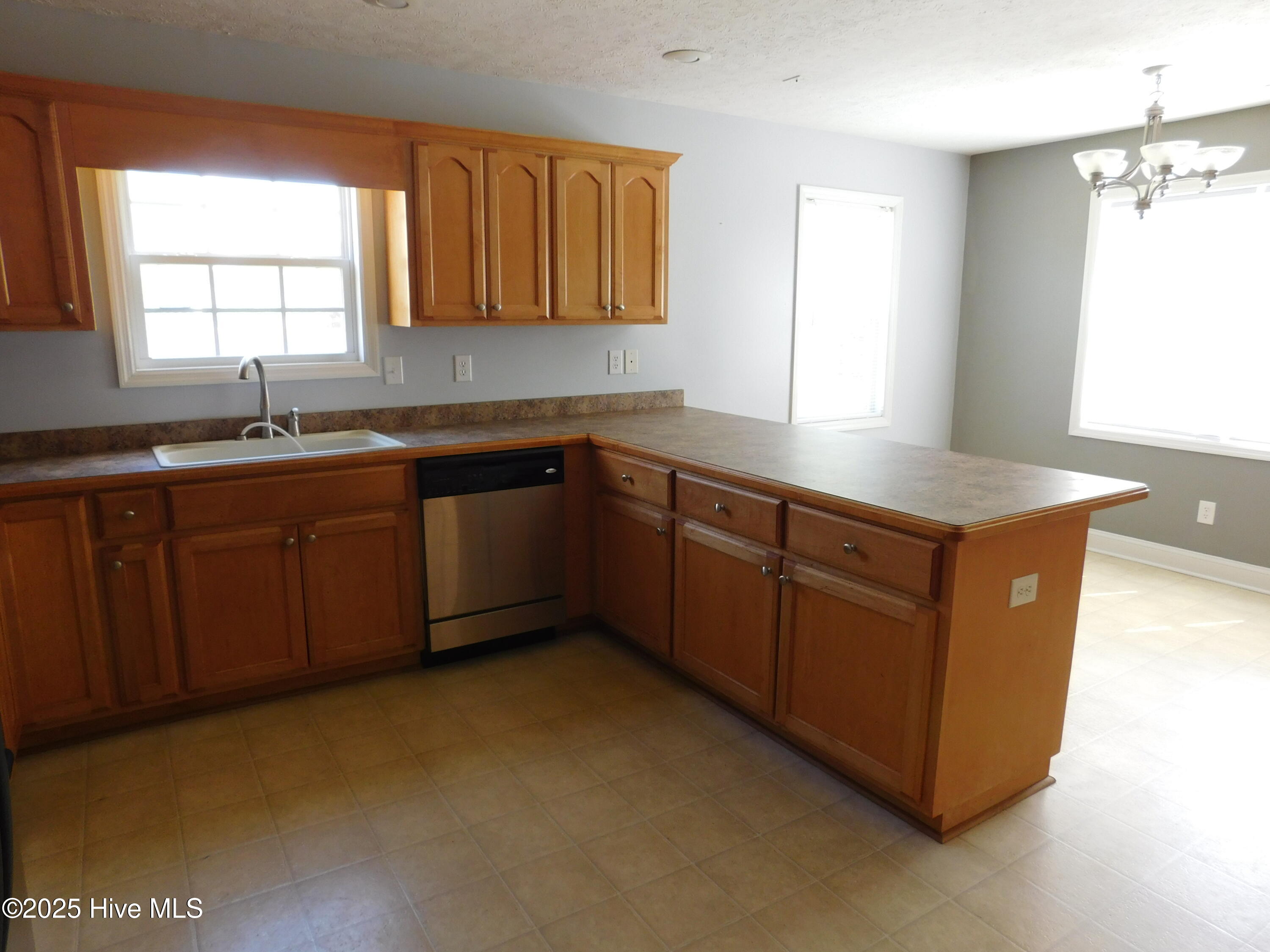 107 Robbie Lane New Bern, NC 28562 - Photo 11 of 28 DSCN3162