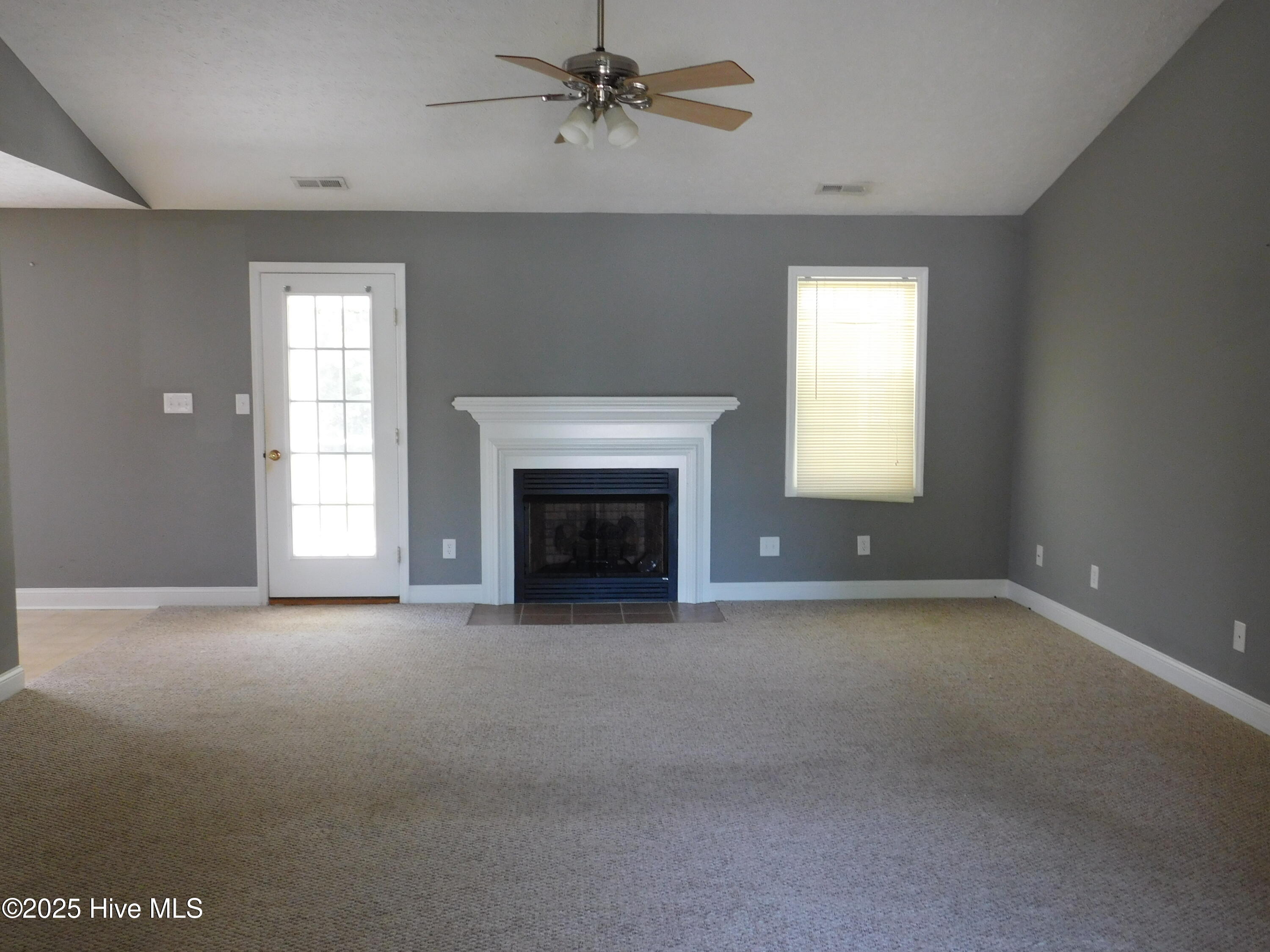 107 Robbie Lane New Bern, NC 28562 - Photo 4 of 28 DSCN3147