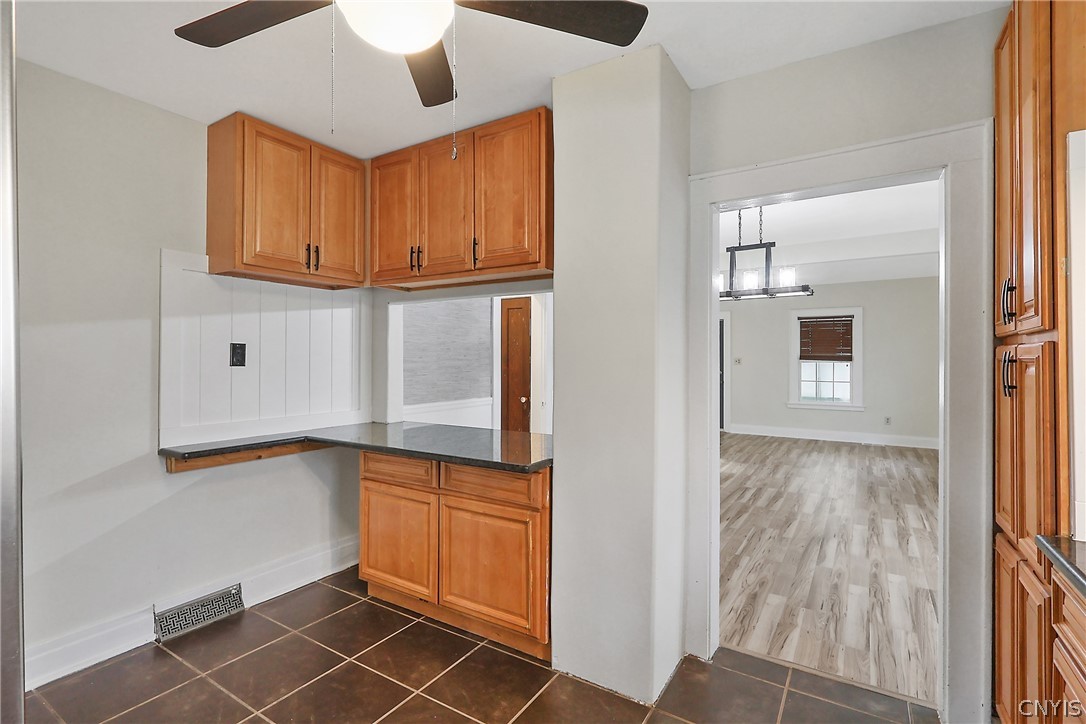 131 Winthrop Road Syracuse, NY 13206 - Photo 16 of 32