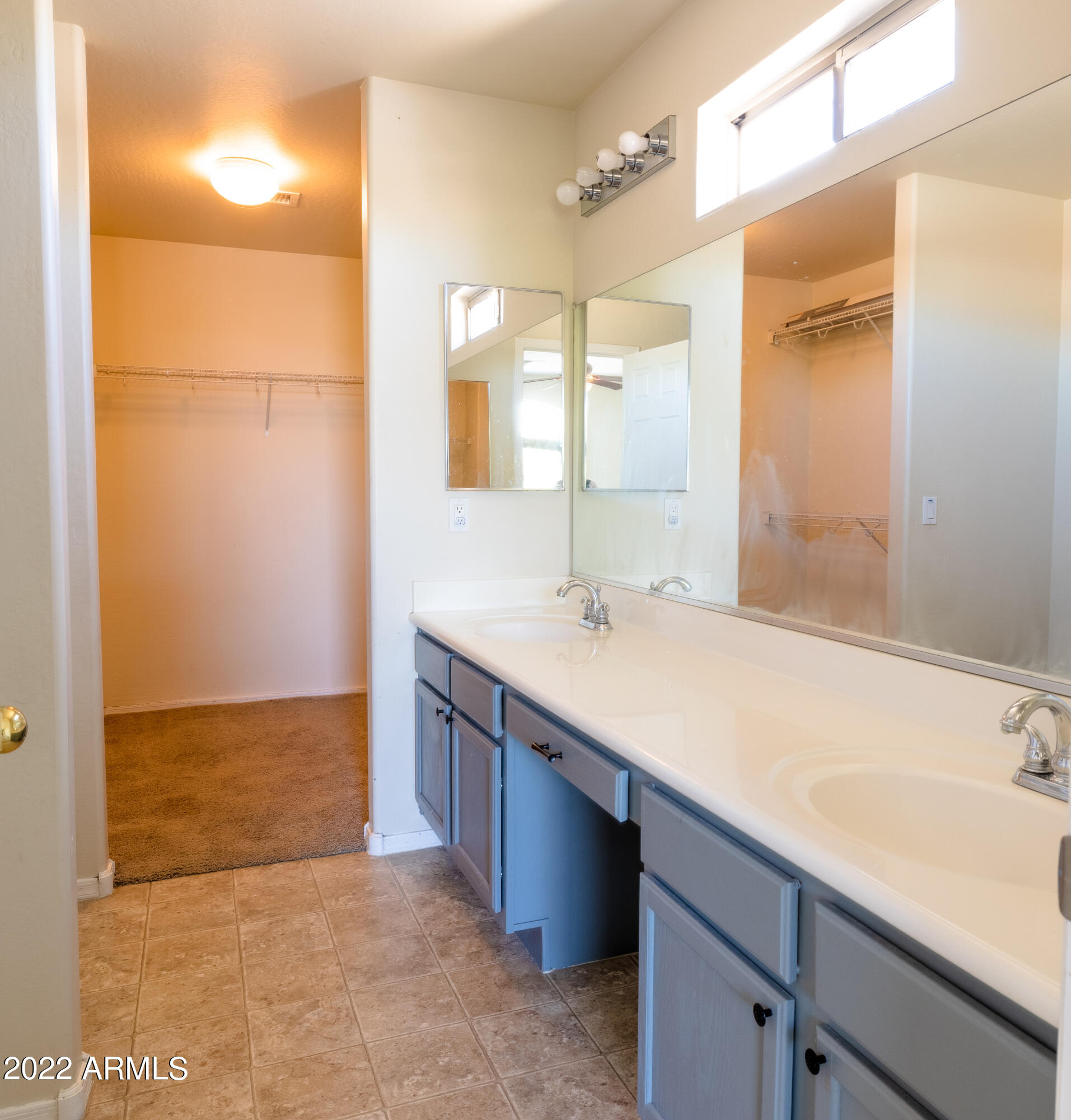 3233 West Pecan Road Phoenix, AZ 85041 - Photo 29 of 35 Master Bathroom