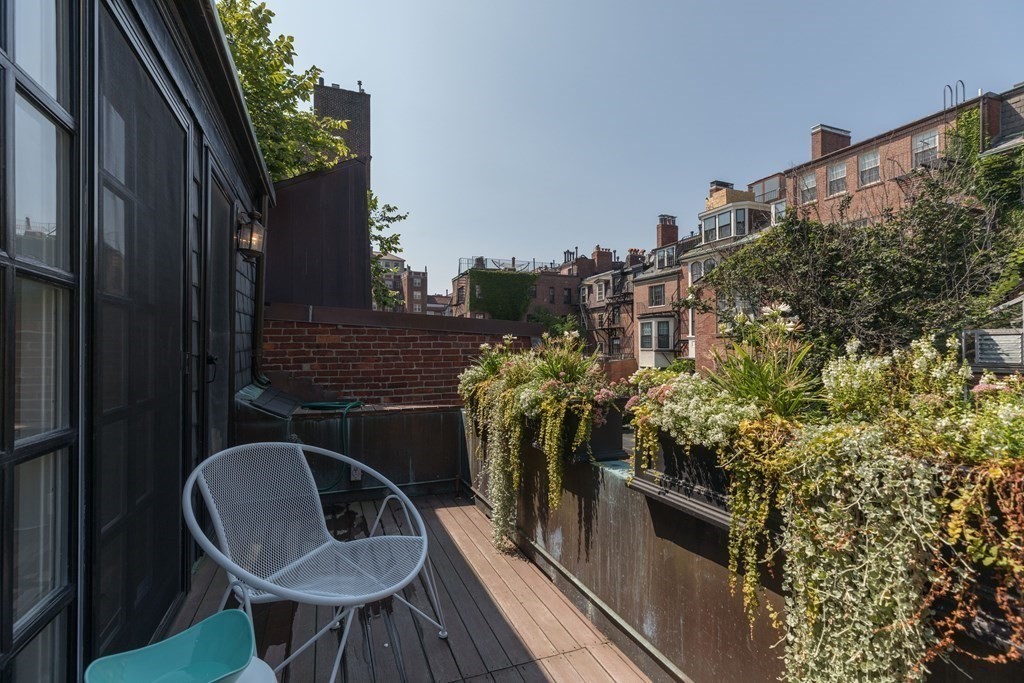 21 Branch Boston Ma Boston, MA 02111 - Photo 12 of 24 a view of balcony and patio