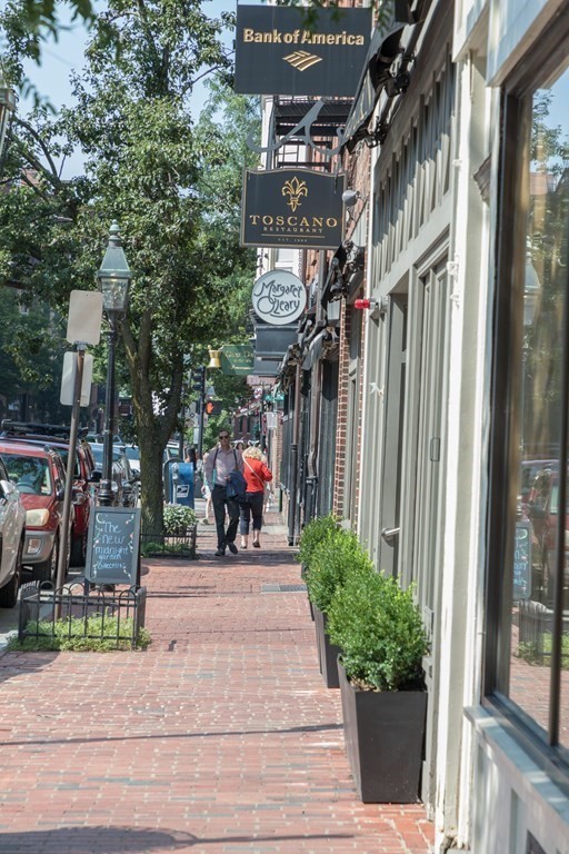 21 Branch Boston Ma Boston, MA 02111 - Photo 23 of 24 a view of a house with a potted plant ana a small yard