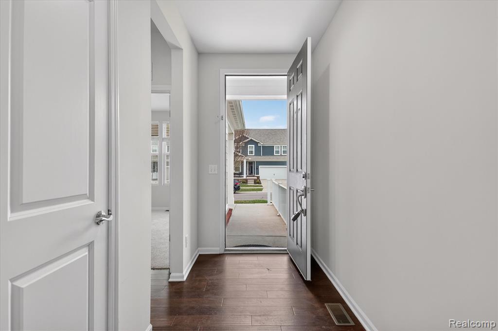 897 Harrison Street Canton, MI 48188 - Photo 5 of 50