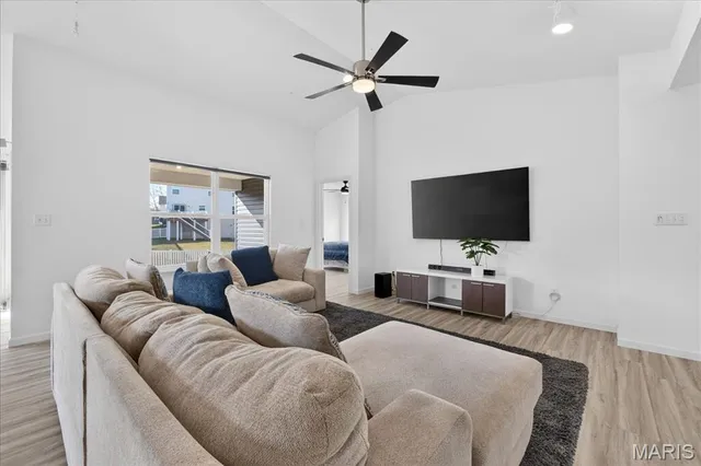 $355,000 | 203 Homestretch Lane, Wentzville, MO 63385