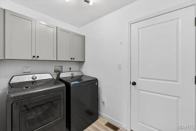 $355,000 | 203 Homestretch Lane, Wentzville, MO 63385