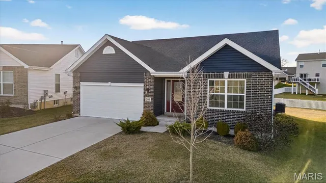 $355,000 | 203 Homestretch Lane, Wentzville, MO 63385